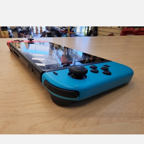 Nintendo Switch basically brand new!! - Picture 7 of 9